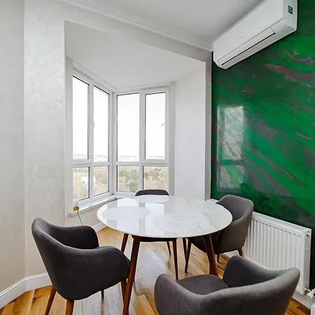 Modern 2br Stunning Park View Apartment