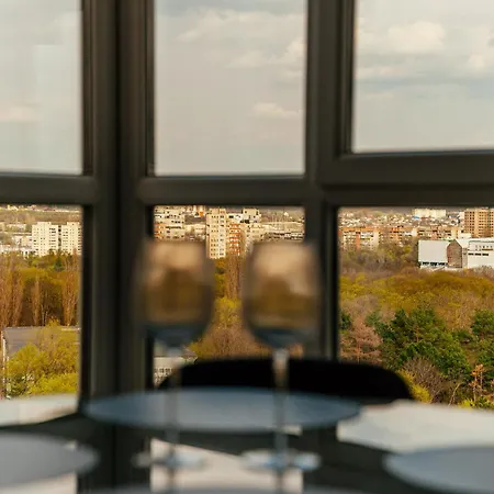 Apartment Modern 2br Stunning Park View