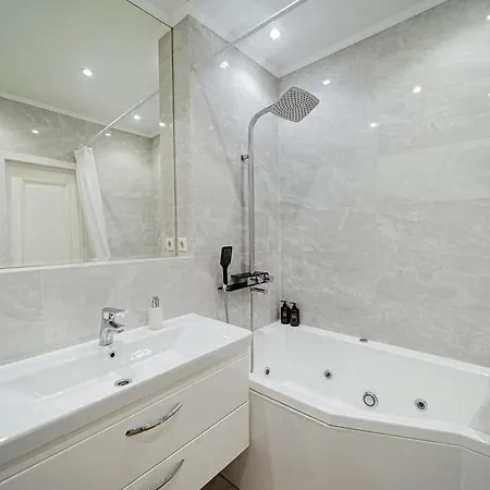 Modern 2br Stunning Park View *