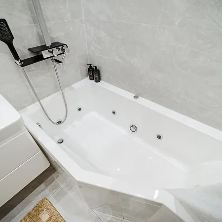 Apartment Modern 2br Stunning Park View Chisinau