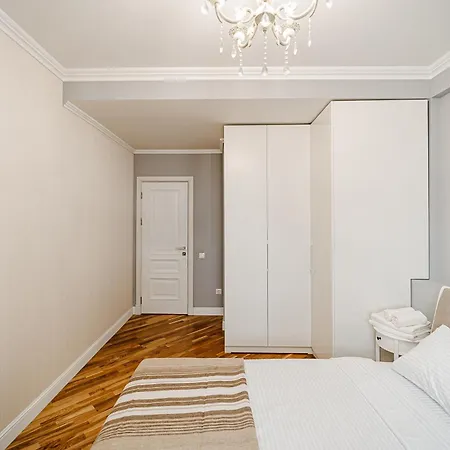 Modern 2br Stunning Park View Apartment *