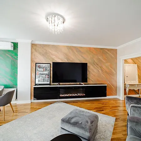 Modern 2br Stunning Park View