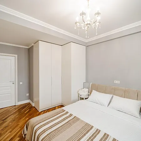 Modern 2br Stunning Park View Chisinau