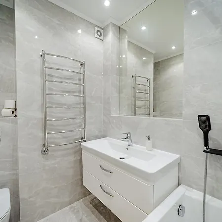 Modern 2br Stunning Park View Apartment